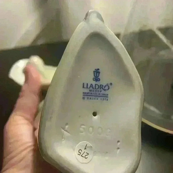 Lladro Curious Girl With Straw Hat. Vintage 1978 - Picture 4 of 7